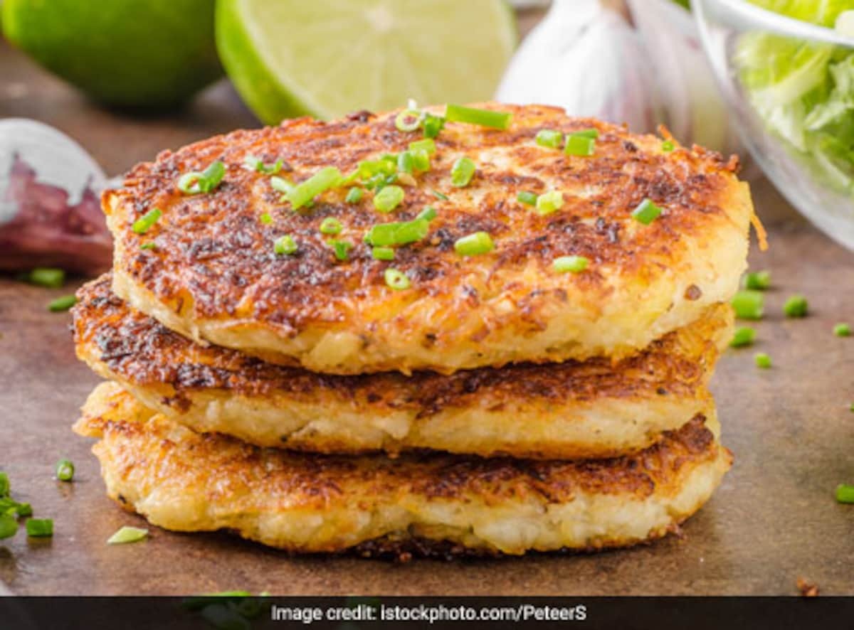 आलू सूजी पैनकेक रेसिपी